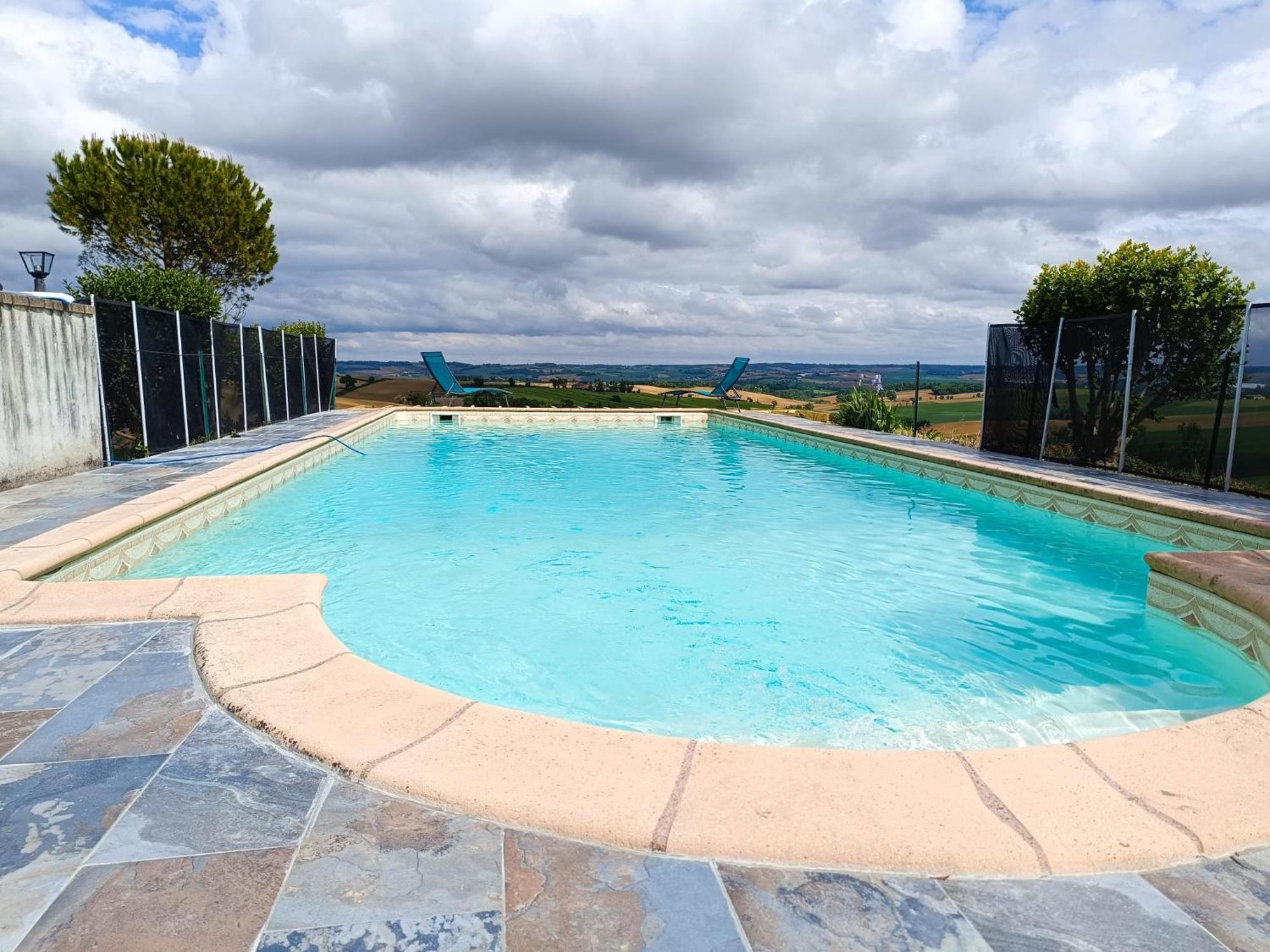 Miradoux La Fezendes Bed & Breakfast エクステリア 写真